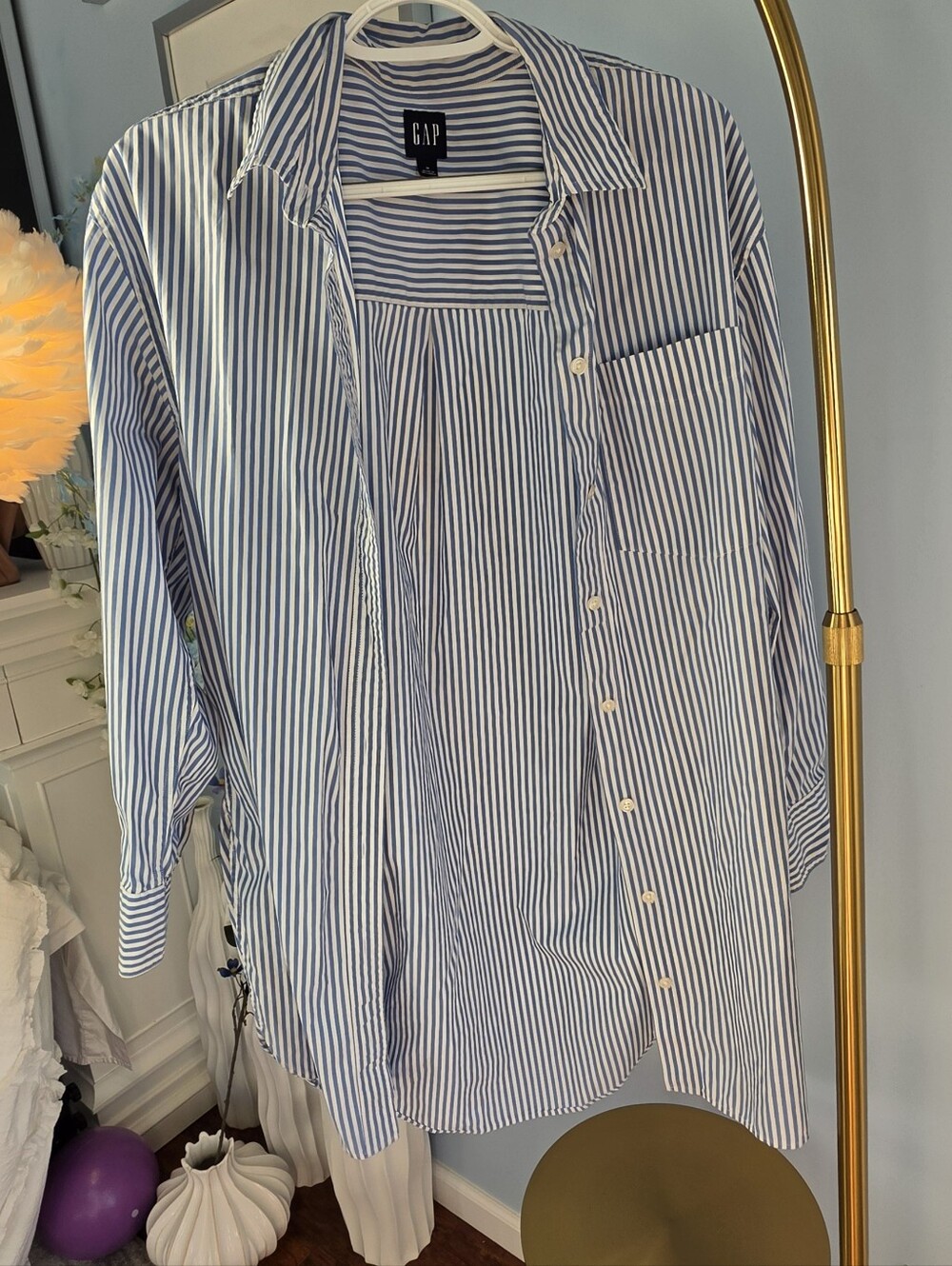 💙 GAP Blue & White Striped Oversized Button-Down Shirt – Size M
